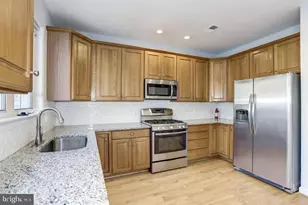 807 Capitol Square Pl SW, Washington, DC 20024 - Photo 7
