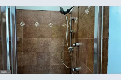 18 16th Street NE, Washington, DC 20002 - Photo 23