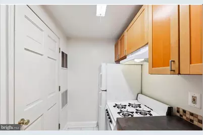 2303 17th Street NW #B, Washington, DC 20009 - Photo 5