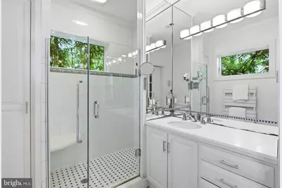 1241 33rd Street NW, Washington, DC 20007 - Photo 5