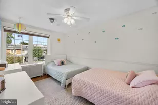 1930 37th St NW, Washington, DC 20007 - Photo 15