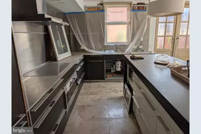 1080 Wisconsin Avenue NW #1017, Washington, DC 20007 - Photo 5