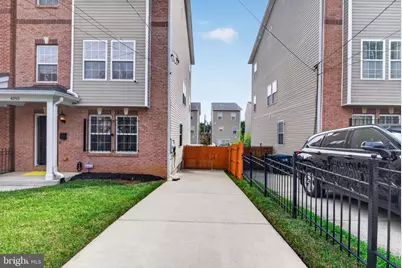 4292 South Capitol Terrace SW, Washington, DC 20032 - Photo 3