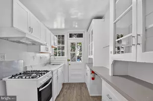 4459 Greenwich Pkwy NW, Washington, DC 20007 - Photo 7