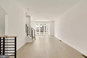 2615 Olmsted Ct NW, Washington, DC 20001 - Photo 3
