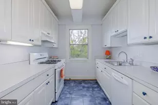 4000 Cathedral Ave NW, Washington, DC 20016 - Photo 13