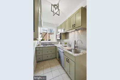 2129 Newport Place NW, Washington, DC 20037 - Photo 9