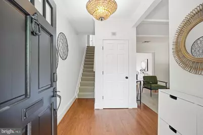 2129 Newport Place NW, Washington, DC 20037 - Photo 3