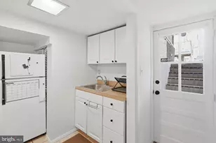2129 Newport Pl NW, Washington, DC 20037 - Photo 23