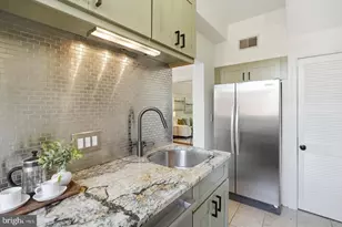 2129 Newport Pl NW, Washington, DC 20037 - Photo 11
