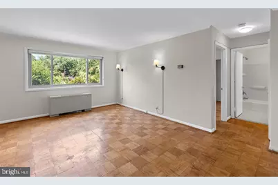 4570 Macarthur Boulevard NW #107, Washington, DC 20007 - Photo 13