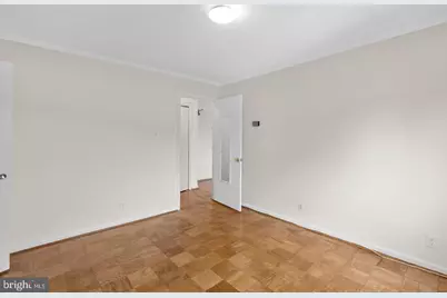 4570 Macarthur Boulevard NW #107, Washington, DC 20007 - Photo 19
