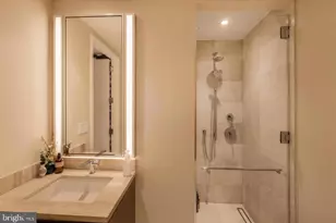 601 Wharf St SW, Washington, DC 20024 - Photo 15