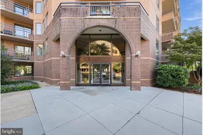2111 Wisconsin Avenue NW #104, Washington, DC 20007 - Photo 1