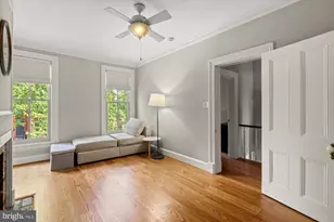 207 10th St SE, Washington, DC 20003 - Photo 21
