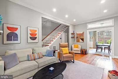 207 10th Street SE, Washington, DC 20003 - Photo 5