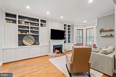 207 10th Street SE, Washington, DC 20003 - Photo 11