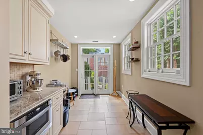 207 10th Street SE, Washington, DC 20003 - Photo 17
