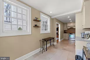 207 10th St SE, Washington, DC 20003 - Photo 19