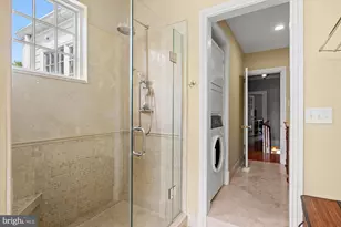 207 10th St SE, Washington, DC 20003 - Photo 25
