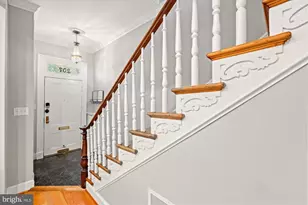 207 10th St SE, Washington, DC 20003 - Photo 9