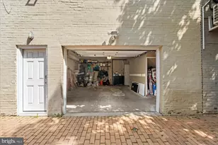207 10th St SE, Washington, DC 20003 - Photo 45