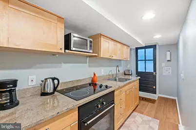 207 10th Street SE, Washington, DC 20003 - Photo 33