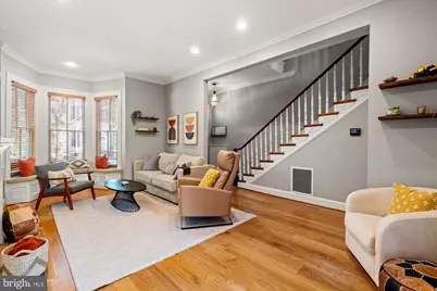 207 10th Street SE, Washington, DC 20003 - Photo 3