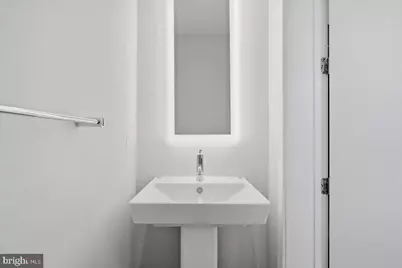 646 H Street NE #PH-1, Washington, DC 20002 - Photo 23