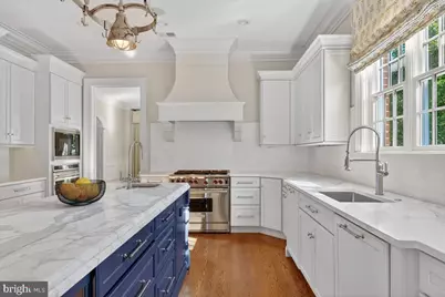 1935 Foxview Circle NW, Washington, DC 20007 - Photo 7