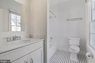 1935 Foxview Circle NW, Washington, DC 20007 - Photo 23