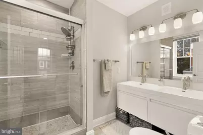 729 Roxboro Place NW, Washington, DC 20011 - Photo 9