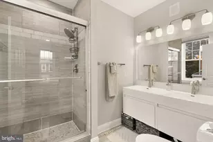 729 Roxboro Pl NW, Washington, DC 20011 - Photo 9