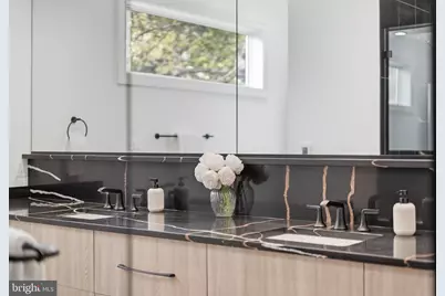 5047 Macarthur Boulevard NW, Washington, DC 20016 - Photo 33