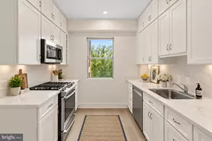 4000 Cathedral Ave NW, Washington, DC 20016 - Photo 9
