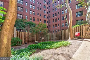 1010 25th St NW, Washington, DC 20037 - Photo 19