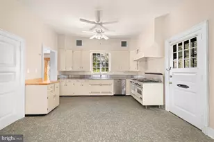 2884 Woodland Dr NW, Washington, DC 20008 - Photo 17