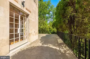 2884 Woodland Dr NW, Washington, DC 20008 - Photo 11