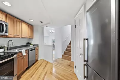 350 9th Street SE #25, Washington, DC 20003 - Photo 3