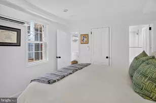 215 5th St SE, Washington, DC 20003 - Photo 9