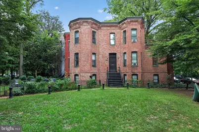 820 North Carolina Avenue SE, Washington, DC 20003 - Photo 1