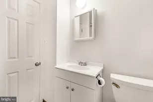 1102 K St SE, Washington, DC 20003 - Photo 17