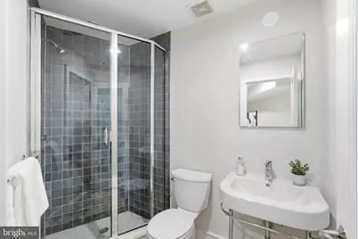 631 North Carolina Avenue SE #1, Washington, DC 20003 - Photo 23