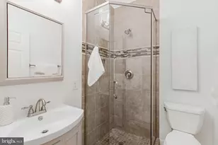 3350 17th St NW, Washington, DC 20010 - Photo 23