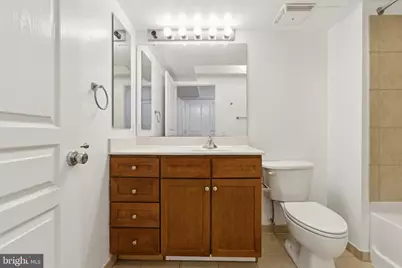 616 E NW #217, Washington, DC 20004 - Photo 5
