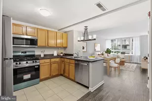 350 G St SW, Washington, DC 20024 - Photo 3