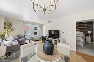 915 E E Street NW, Washington, DC 20004 - Photo 5