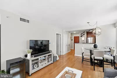 915 E E Street NW #1101, Washington, DC 20004 - Photo 7