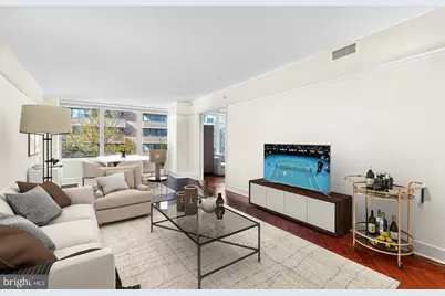 1155 23rd Street NW #3D, Washington, DC 20037 - Photo 3