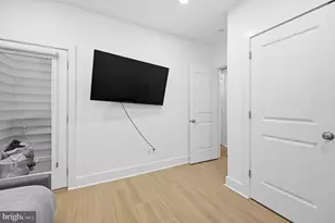 1478 Harvard St NW, Washington, DC 20009 - Photo 23